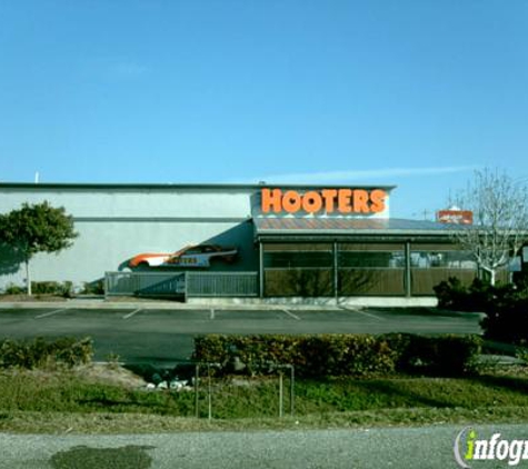 Hooters - Bradenton, FL