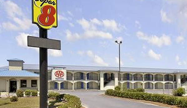 Super 8 by Wyndham Walterboro - Walterboro, SC