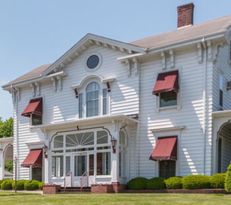 Lindquist Lundin Funeral Home - Worcester, MA