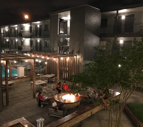 Country Inns & Suites - Metairie, LA