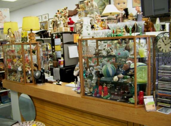 Garbos Antique Mall - Gilroy, CA