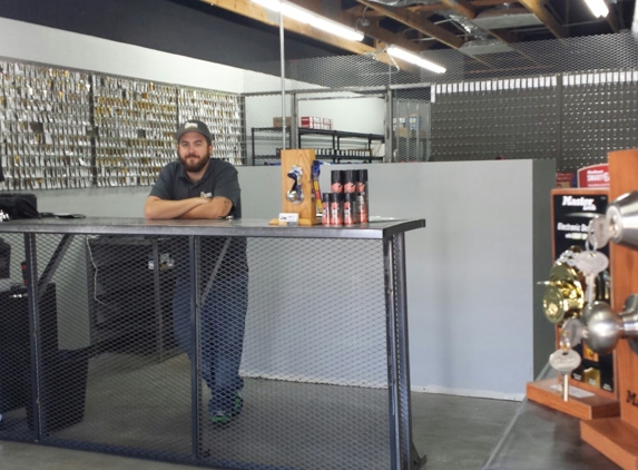 ACME Locksmith Phoenix Shop and Service - Phoenix, AZ