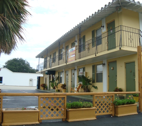 Tropicana Motel & Apartments - Fort Lauderdale, FL