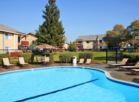 Paseo Place Apartments - Fremont, CA