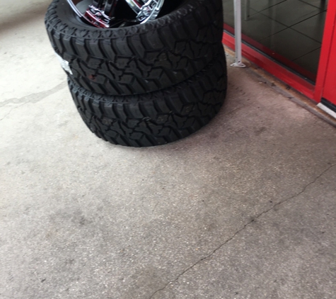 Discount Tire - San Antonio, TX