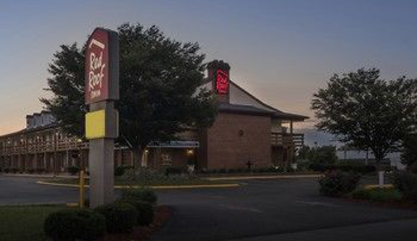 Red Roof Inn - Uhrichsville, OH