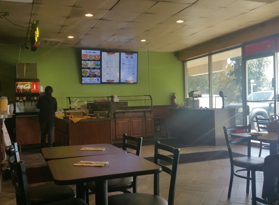 Rolls N Wraps Indian Grill - Rancho Cucamonga, CA. Good indian cuisine vegetarian and meat!!