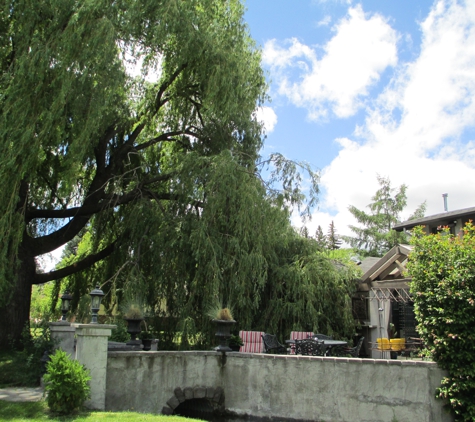 green and leafy natural tree care - bend, OR