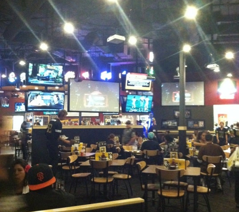 Buffalo Wild Wings - Huntington Beach, CA