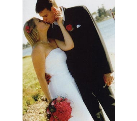 Lavish Flowers & Gifts - New Lambton Heights, NSW