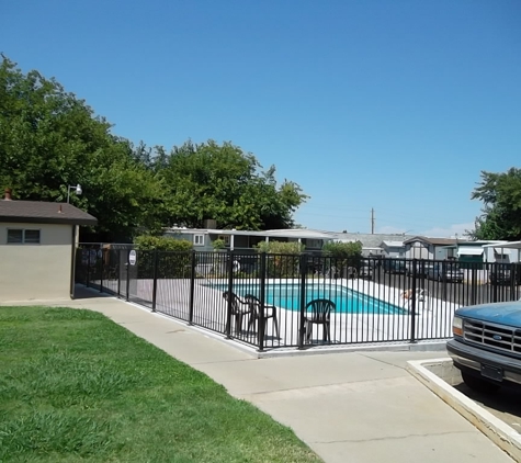 Park Royal Mobile Estates - Sacramento, CA