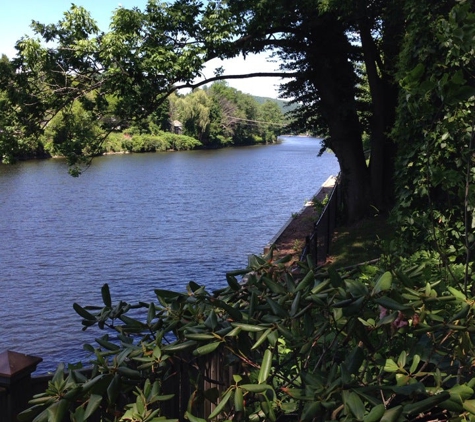 Bridge Of Flowers Business Center - Shelburne Falls, MA