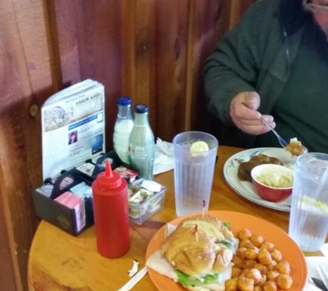 Wagon Wheel Country Cafe - Springdale, AR