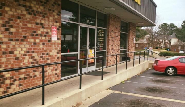 Smiths Mobile Welding - Memphis, TN. Fabrication & On-Site installation of iron handrails at a Laundromat located in Southaven, MS. Railing was built to specs and in compliance with A.D.A. Code 