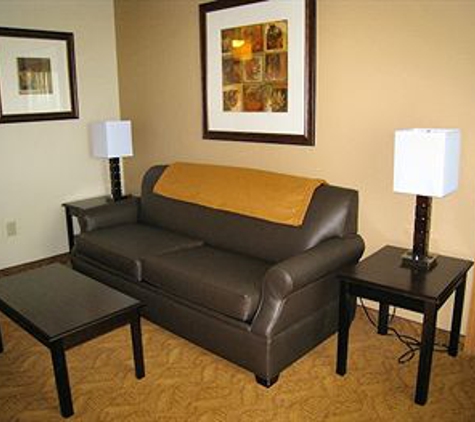 Boulders Inn & Suites - Lake View, IA