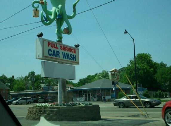 Octopus Car Wash-East Side - Rockford, IL