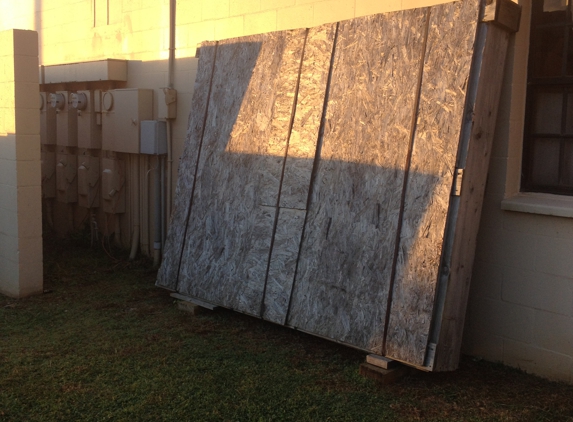 Kauai Freight Service, inc. - Lihue, HI. Water soaked crate of mirrors