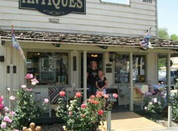 Cheryl's Antiques - Temecula, CA