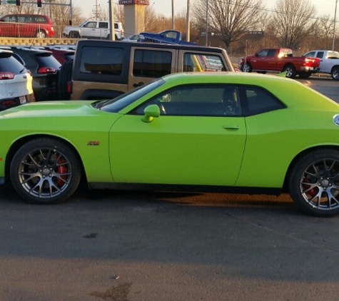 Gladstone Dodge Chrysler Jeep & RAM - Kansas City, MO