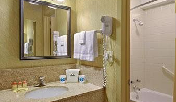 Days Inn & Suites by Wyndham Duluth by the Mall - Duluth, MN