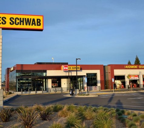 Les Schwab Tires - Fresno, CA