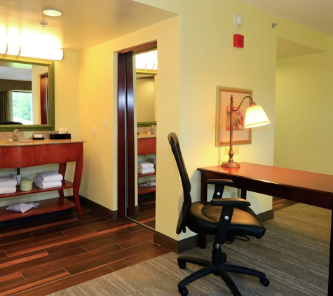 Hampton Inn & Suites Lamar - Mill Hall, PA