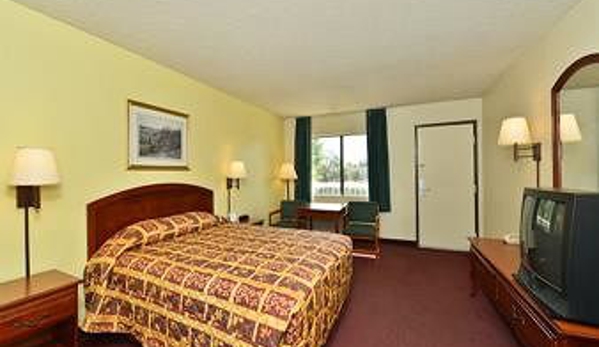 Super 8 by Wyndham Bakersfield/Central - Bakersfield, CA