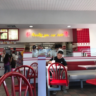 In-N-Out Burger - Hemet, CA