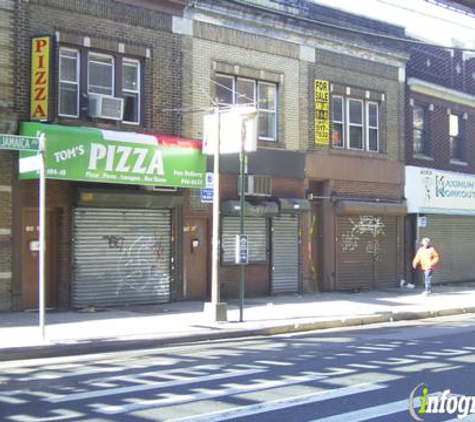 Tom's Pizzeria & Italian Restaurant - Richmond Hill, NY