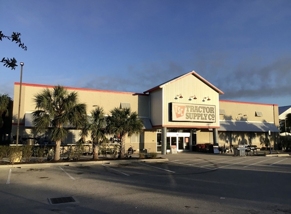 Tractor Supply Co - North Fort Myers, FL