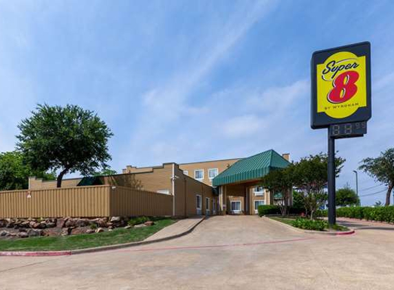 Super 8 by Wyndham Garland/Rowlett/East Dallas area - Garland, TX