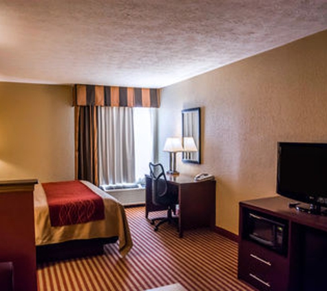 Comfort Inn & Suites Cincinnati Eastgate - Cincinnati, OH