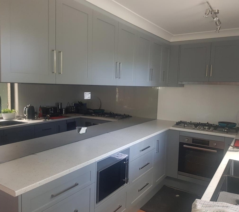 Chris Shannons Glass And Glazing - Lake Heights, NSW