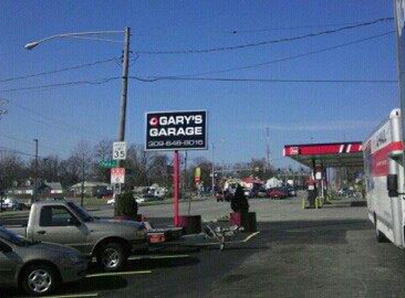 Gary's Garage - Peoria, IL. Corner of Prospect and Paris. One block south of War Memorial.