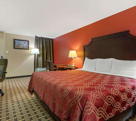 Econo Lodge - Hinesville, GA