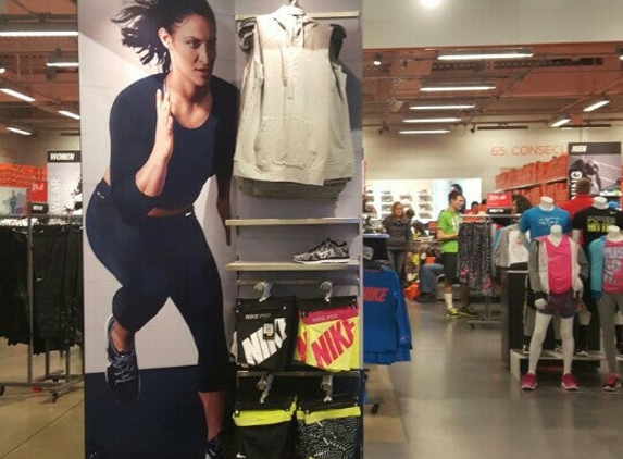 Nike Factory Store - Oshkosh - Oshkosh, WI