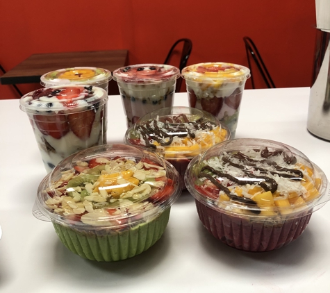 Pineberry Juice Bar - Plainfield, NJ. Excellent parfaits and Acai Bowls