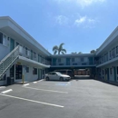 Super 8 by Wyndham Oceanside Downtown - Hotels