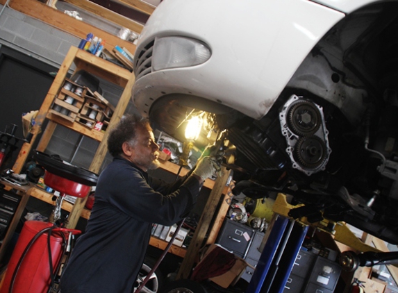 Furm Quality Auto & Body Repair - Lithonia, GA