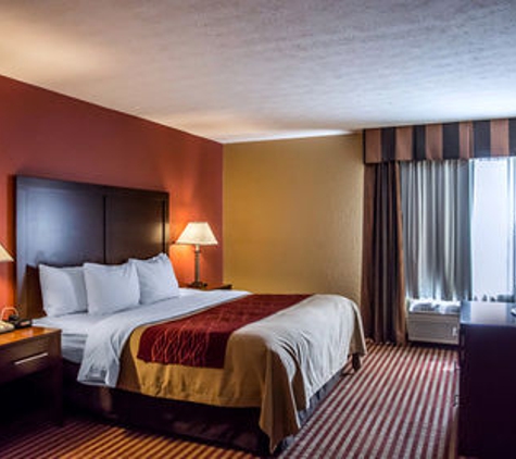 Comfort Inn & Suites Cincinnati Eastgate - Cincinnati, OH