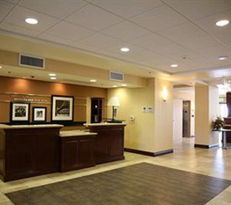 Hampton Inn & Suites Oakland Airport-Alameda - Alameda, CA