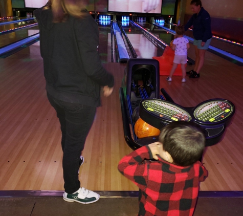 Celebrity Lanes - Centennial, CO