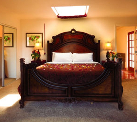 Topanga Canyon Inn Bed & Breakfast - Topanga, CA