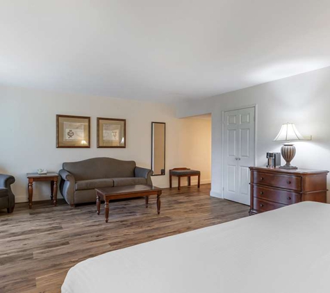 Best Western Plus Steeplegate Inn - Davenport, IA