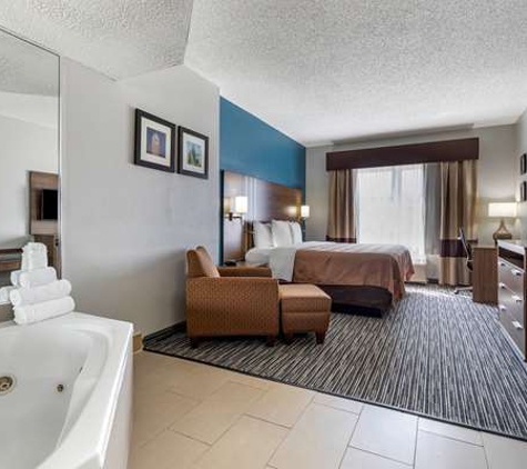 Quality Inn & Suites-I-35 E/Walnut Hill - Dallas, TX