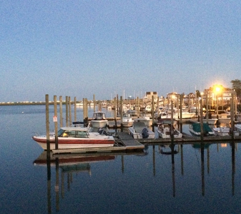 Peter's Clam Bar & Seafood Restaurant - Island Park, NY