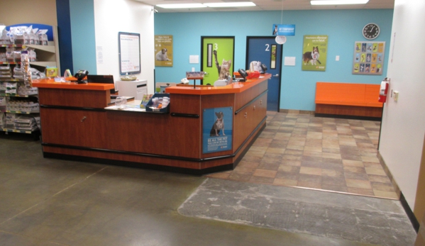 Banfield Pet Hospital - Merriam, KS