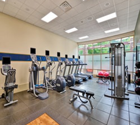 Hampton Inn & Suites Raleigh/Crabtree Valley - Raleigh, NC