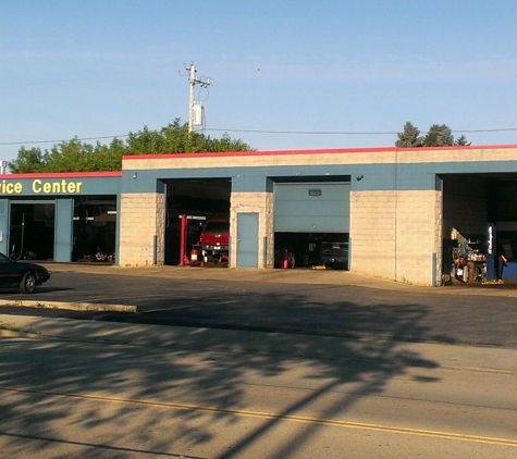 Girard's Service Center - South Milwaukee, WI