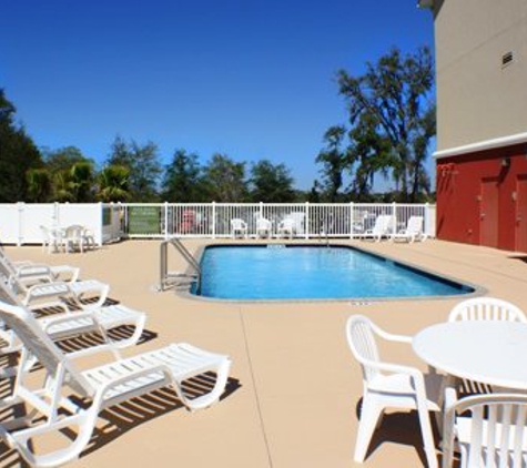 Country Inns & Suites - Seffner, FL